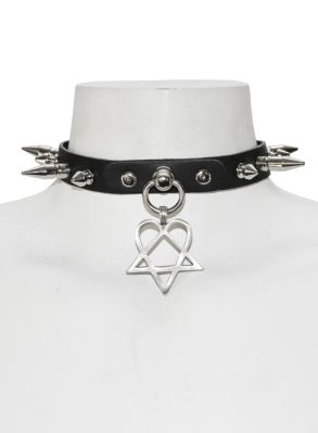 Heartagram spiknit choker