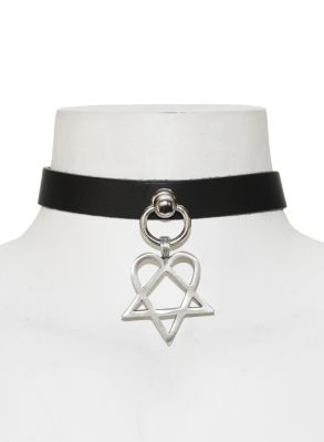 Heartagram choker