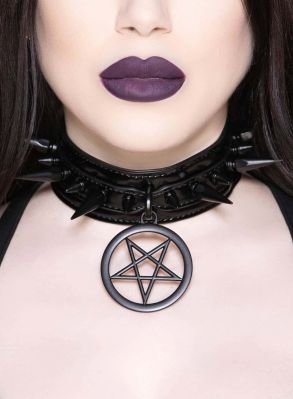 Haunting Choker